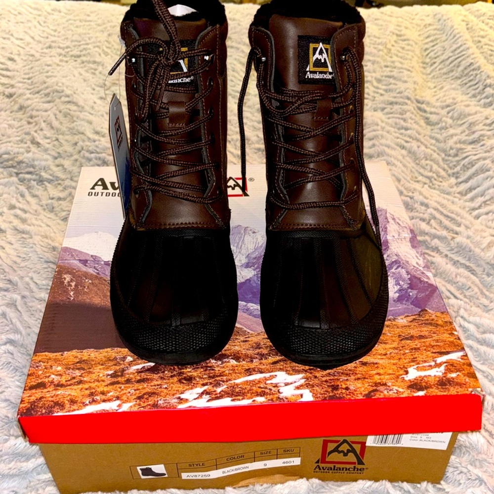 Avalanche, waterproof snow boots, brand new